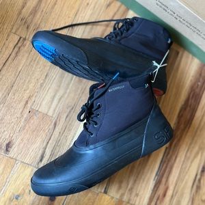 New Sperry Waterproof and Insulated